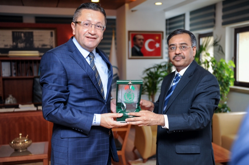 Ambassador Sohail Mahmood meets with Altindağ Municipality Mayor