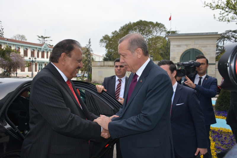 President of Pakistan Concludes Turkey Visit