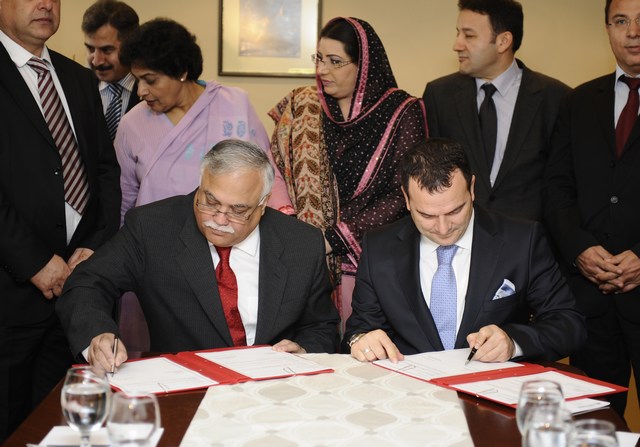 Pakistan-Turkey inks media cooperation agreement